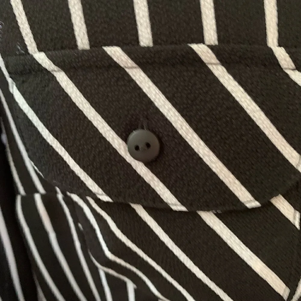 Black and off-white, long-sleeved blouse - Picture 5 of 5